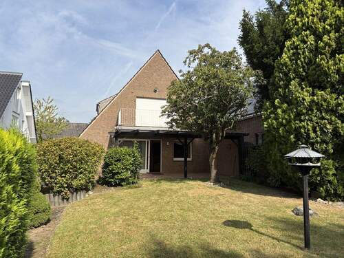 Gartenansicht - 4 Zimmer Einfamilienhaus zum Kaufen in Krefeld