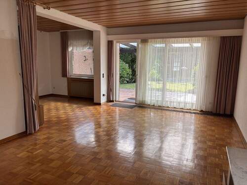 Wohnzimmer - Einfamilienhaus mit 94,40 m² in Krefeld zum Kaufen
