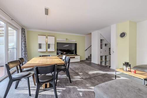 Großzügiger Wohnbereich - 