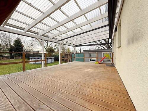 Terrasse ohne Möbel - 