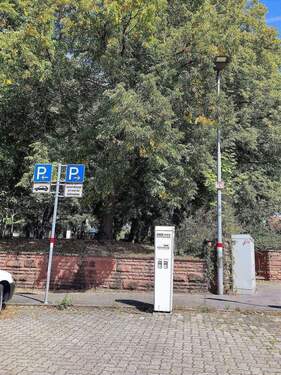 Elektro-Ladestation ganz in der Nähe - 