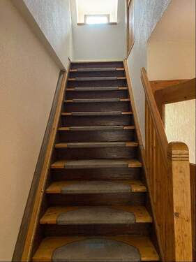 Treppe zum Obergeschoß - 