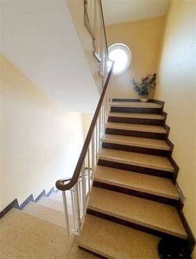 Treppenhaus - Mehrfamilienhaus, Wohnhaus in Hohenstein zum Kaufen