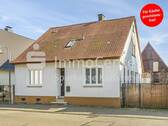 Außenansicht - Neunanfang mit Potenzial: Wohnhaus mit Scheune, Terrasse & Sauna in Stutensee-Spöck
