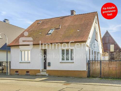 Außenansicht - Neunanfang mit Potenzial: Wohnhaus mit Scheune, Terrasse & Sauna in Stutensee-Spöck