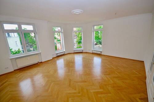 Wohnzimmer - 4 Zimmer Etagenwohnung zum Kaufen in Berlin