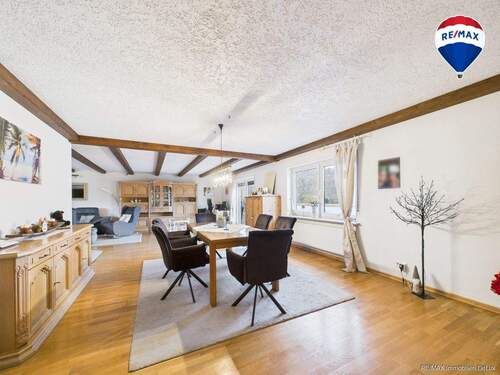 RE/MAX Immobilien DeLux Zweifamilienhaus Wadern-Lockweiler Esszimmer - 