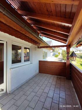 überdachter Balkon mit Aussicht - 