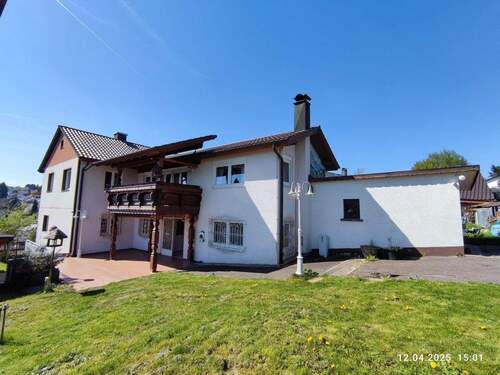 viel Platz für Familie und Beruf - 7 Zimmer Mehrfamilienhaus, Wohnhaus zum Kaufen in Karlsruhe