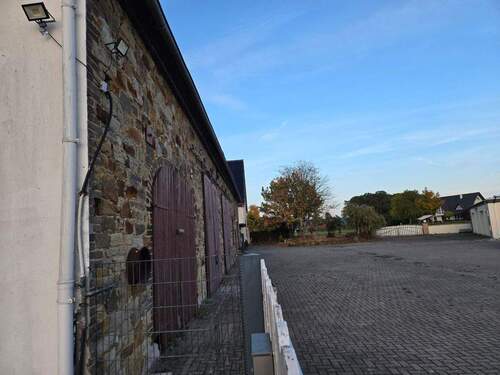 Innenhof Parkplätze - 