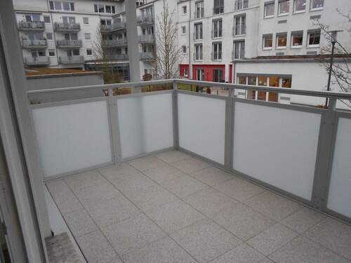 Der schöne Balkon (2).JPG - 2 Zimmer Etagenwohnung in Groß-Gerau