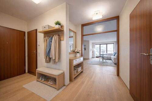 Diele_gestaged - Etagenwohnung mit 81,20 m&sup2; in Hamburg zum Kaufen