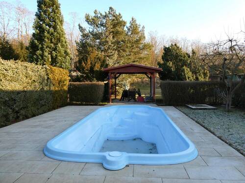 Pool und Pavillon kl.JPG - 