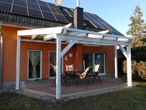 Überdachte Terrasse.JPG - 4 Zimmer Einfamilienhaus in Podelzig