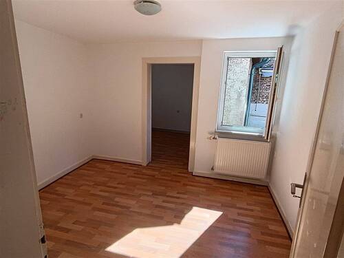 Schlafzimmer 1 mit Ankleide - 