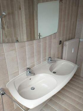 Bad Obergeschoss mit Fenster - 