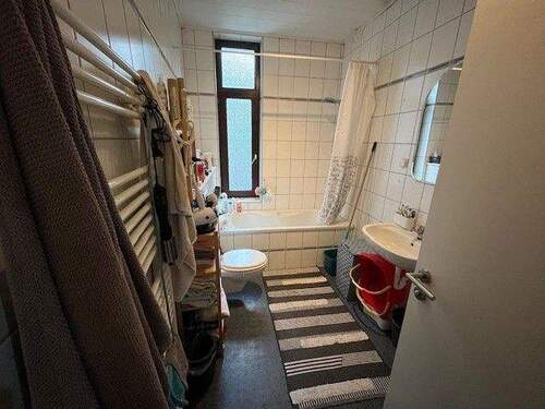 Badezimmer.jpg - Etagenwohnung mit 76,00 m² in Bremerhaven zur Miete