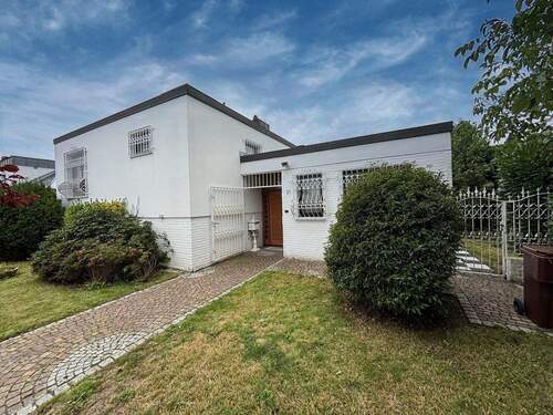 Frontansicht - 4 Zimmer Reihenendhaus zum Kaufen in Krefeld