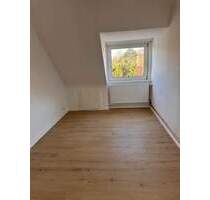 Helle 3 Zimmer Wohung vor der S-Bahn Wellingsbüttel - Hamburg