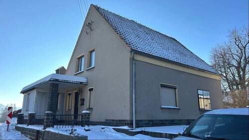 Front- und Seitenansicht - 4 Zimmer Einfamilienhaus in Obercunnersdorf