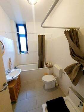 Schönes Tageslichtbad - 