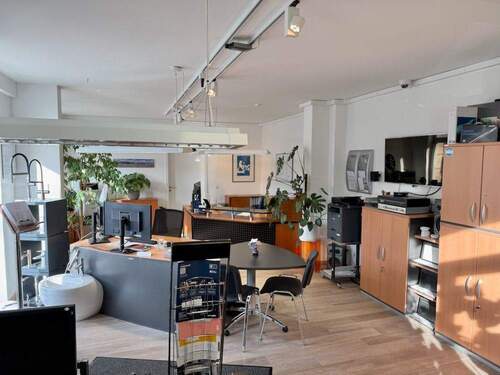 Verkaufsraum / Büro 1 - Büro-Ladenlokal im Herzen von Nürnberg Gostenhof sucht neue Mieter