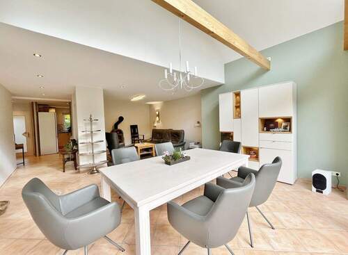 rückwärtiger Blick Wohn-Essbereich - 