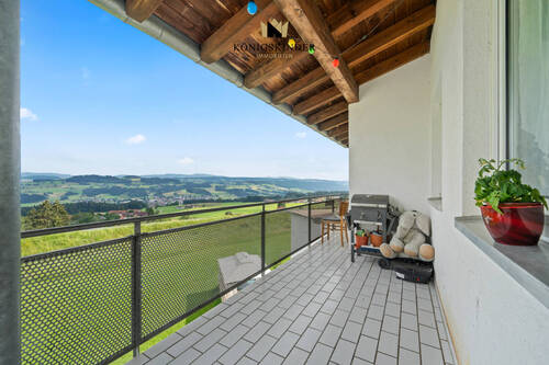 Balkon - 9 Zimmer Etagenwohnung zum Kaufen in Lindenberg im Allgäu