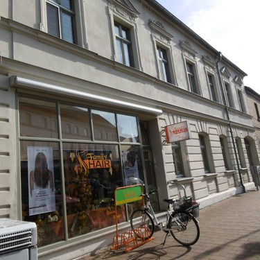 Vorderfront - Mehrfamilienhaus, Wohnhaus mit 325,00 m² in Zahna-Elster zum Kaufen