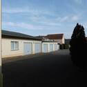 Innenhof mit Garagen - 