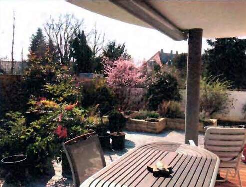 Terrasse mit Garten - Godelsberg: Exklusive 4 Zimmer-ETW mit sonniger Terrasse und Garten