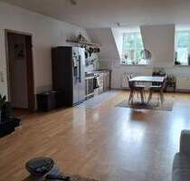 Geräumige 120 m² Dachgeschosswohnung in bester Lage - Deggendorf