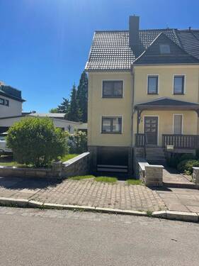 Ansicht mit Tiefgarge - Reihenendhaus mit Komfort - 370.000,00&nbsp;EUR Kaufpreis, ca.&nbsp; 167,00&nbsp;m&sup2;&nbsp;Wohnfl&auml;che
