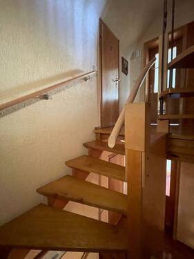 Holztreppe zum OG - 