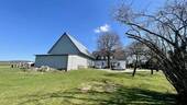 Haus und Scheune - 
