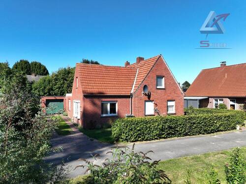 Auffahrt mit Garage - 5 Zimmer Einfamilienhaus zum Kaufen in Weener / Diele