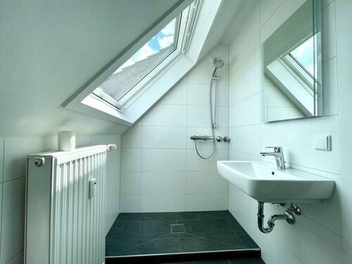Badezimmer - Etagenwohnung mit 80,00 m² in Osnabrück zur Miete