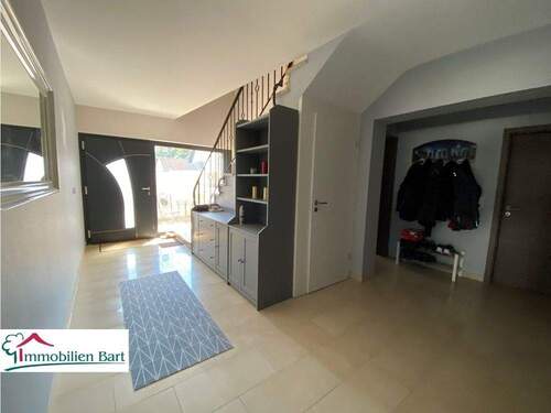 Flur - 7 Zimmer Einfamilienhaus in Merzig / Besseringen