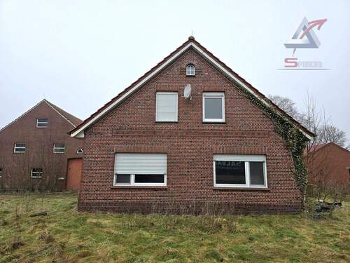 Frontansicht - 6 Zimmer Bauernhaus, Landhaus in Uplengen / Neufirrel