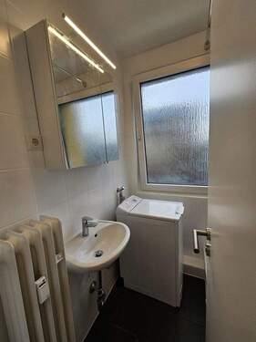 Bad - Etagenwohnung mit 25,00 m&sup2; in Darmstadt zur Miete