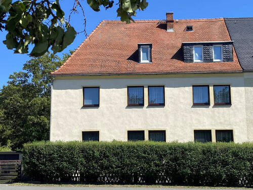 Bild1 - Viel Platz für die Familie oder Mehrgenerationenhaus gesucht? Diese großzügige DHH in Riesa-Stadt ermöglicht alles!