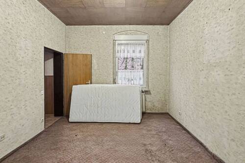 8. Schlafzimmer 1 - 
