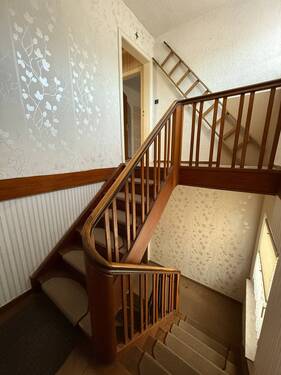 Treppenaufgang zum Dachgeschoss - 