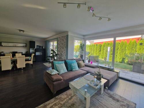 Wohn- und Esszimmer - 