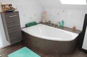 Bad mit Wanne - 