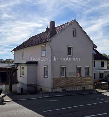 Frontseite - 6 Zimmer Einfamilienhaus zum Kaufen in Pliezhausen