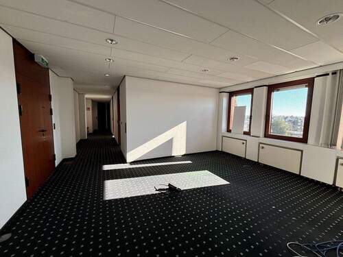 Empfang: Blick Richtg. Behandlungsräume - 