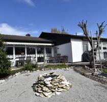 Liebevoll gestalteter Bungalow für die Familie mit Terrasse und sehr einladendem Garten - Altdorf bei Nürnberg Röthenbach