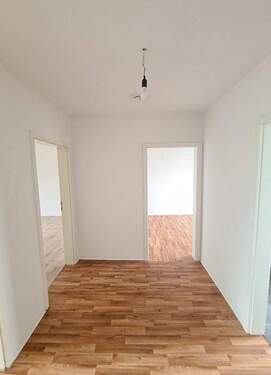 Flur - 2 Zimmer Etagenwohnung zur Miete in Chemnitz