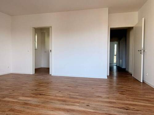 Zimmer 1 - 4 Zimmer Etagenwohnung zur Miete in Falkensee